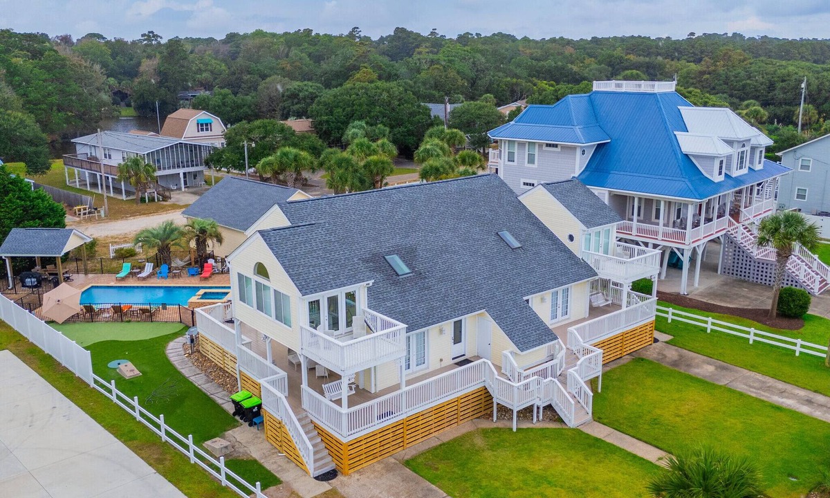 Long Bay Estates House | Beach Bliss – 8BR 2nd Row Duplex with Private Pool, Steps from the Ocean