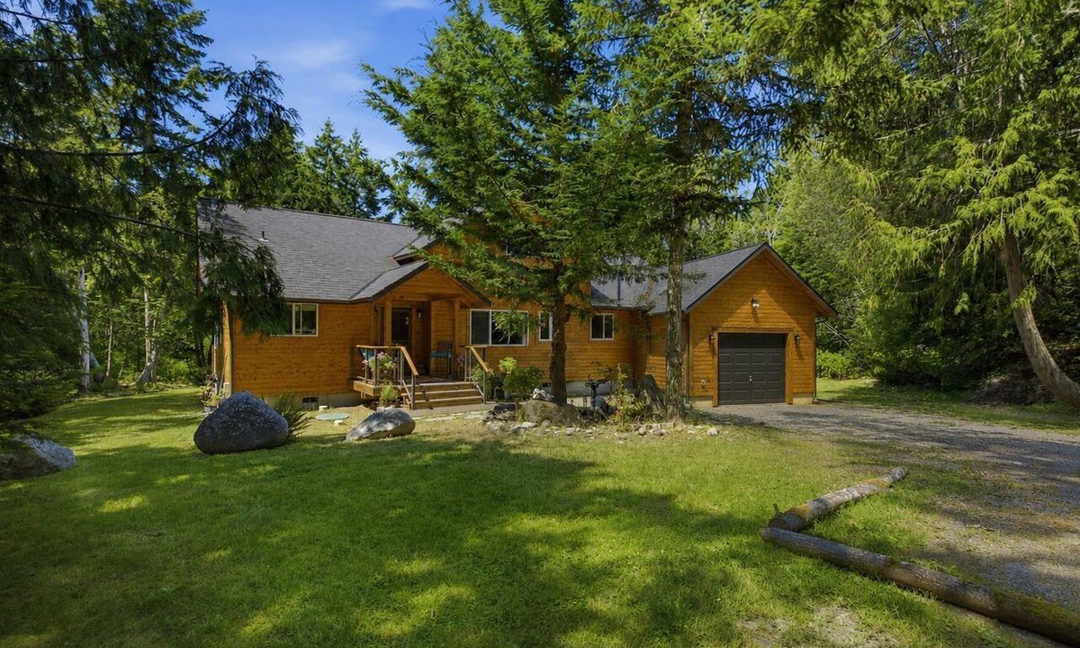 Nordland House | Beachcombers Island Hideaway