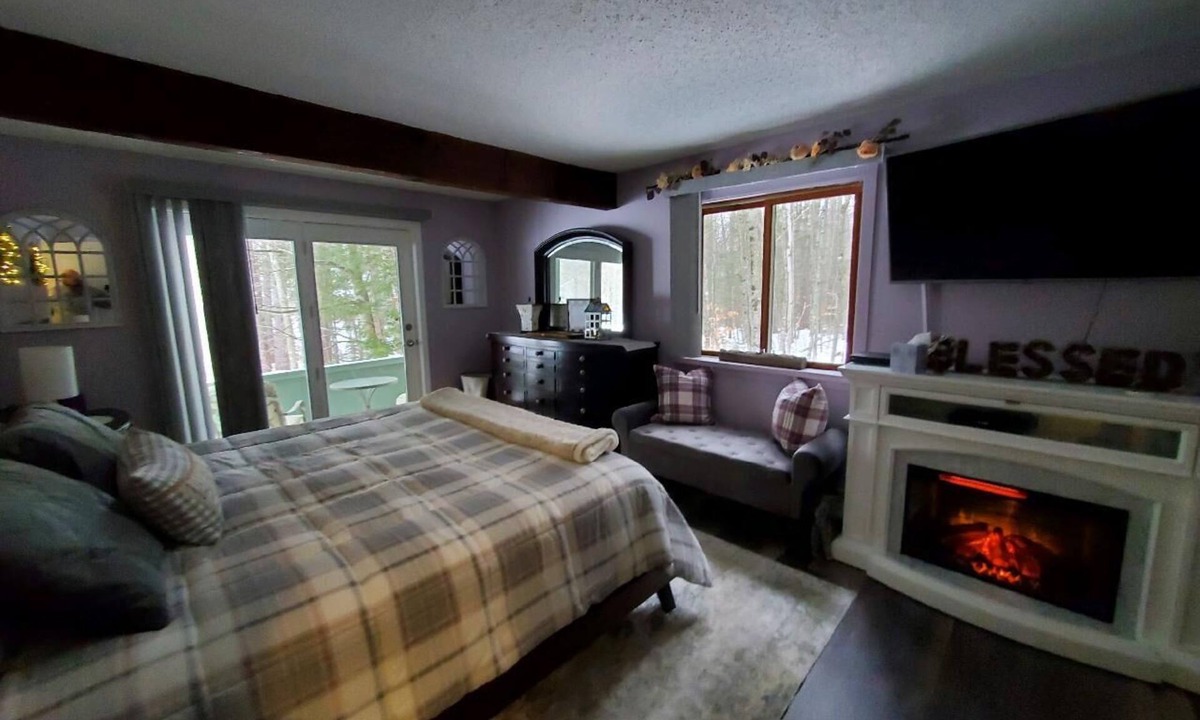 Bartlett Condo | Beautiful condo right near all North Conway, Jackson and Bartlett has to offer!
