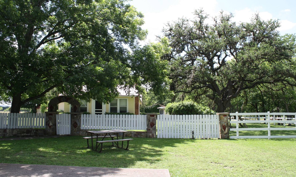 Blanco House | Beautiful hill country peace.