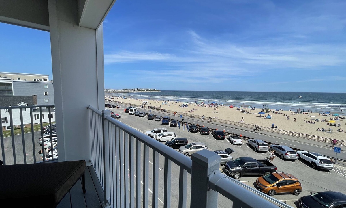 Hampton Condo | Beautiful Ocean beach condo