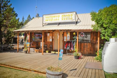 Three Rivers Resort | Bend-Sunriver Camping Resort Cottage 1