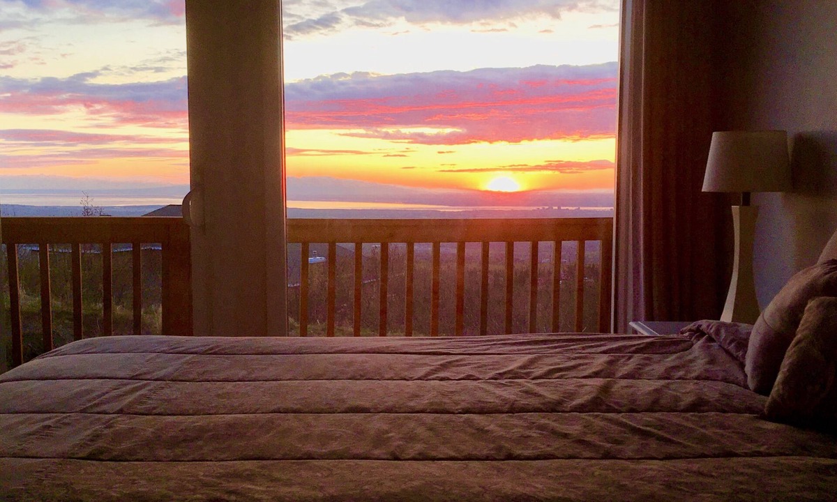 Hillside East House | Best Views in Anchorage! Totally Private, Romantic, and Family Friendly Suite!