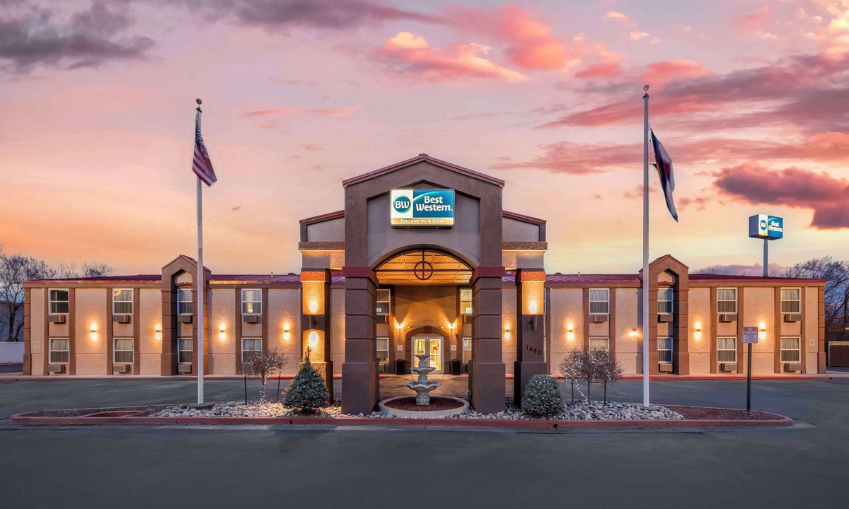 Central Colorado Springs Hotel | Best Western Executive Inn & Suites