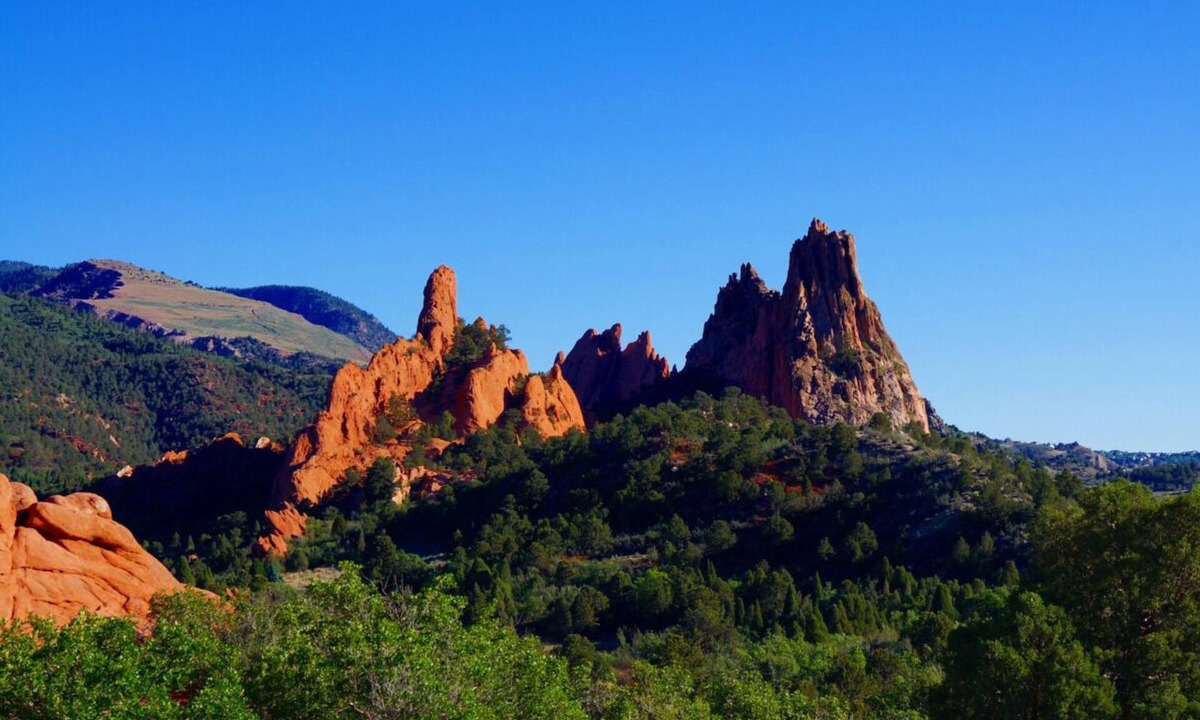 East Colorado Springs Apartment | Better Choice for your Vacation! On-site Pool, Full Kitchen, FREE Parking!