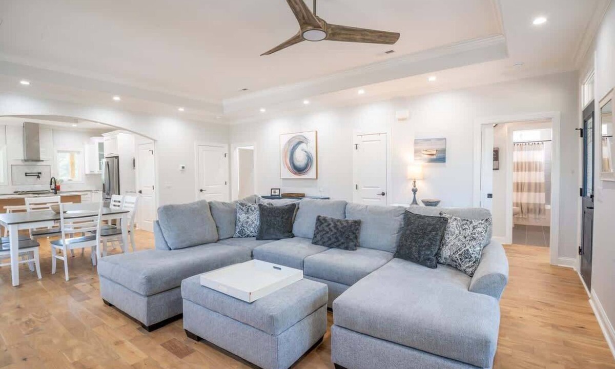 Tranquil Harbour House | Better Together: Early Bird Special!