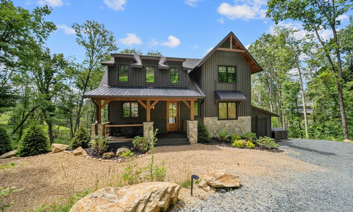 Banner Elk House | Black Diamond at Eagles Nest: Views, Hot Tub, Pet Friendly!