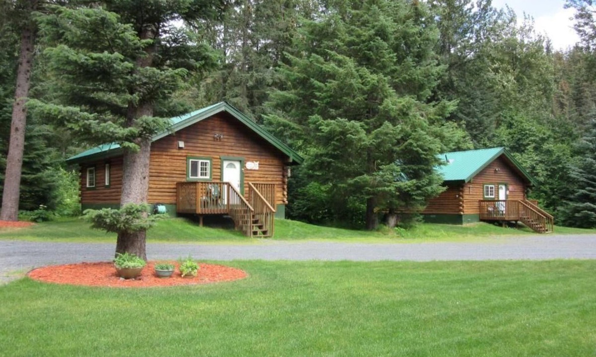 Bear Creek Cabin | Box Canyon "Wolf's Den Cabin" - 2 bed, WIFI