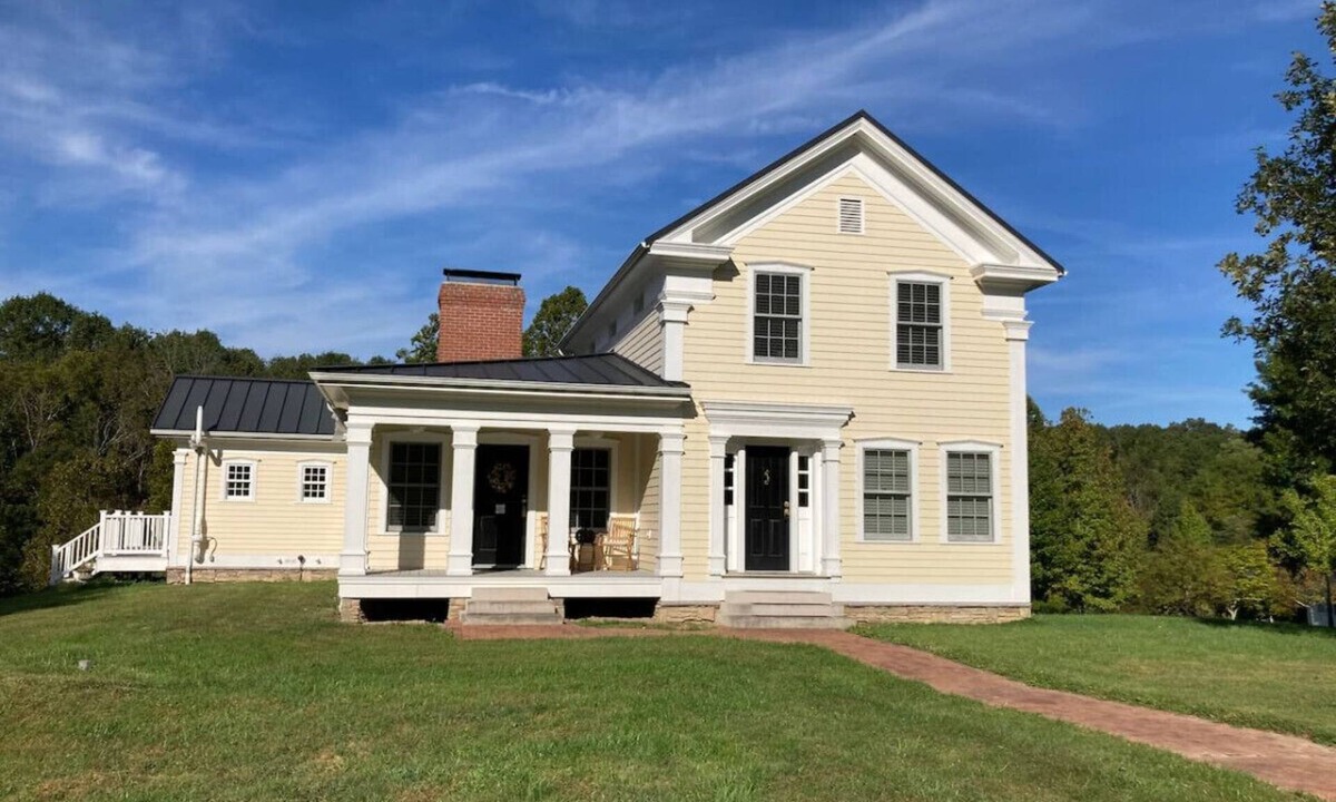 Hillsboro House | Boxwood House - Secluded Farm Retreat - Minutes from Rocky Fork Lake