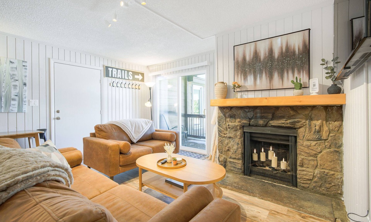 Blue River Condo | Breckenridge Area Condo w/Mountain Views