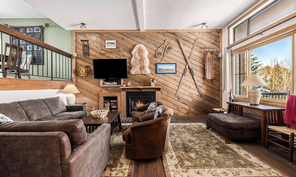 Historic District House | Breckenridge True Ski In/Ski Out Walk to Main St Sleeps 10 Peak 9 Hot Tub Pool!