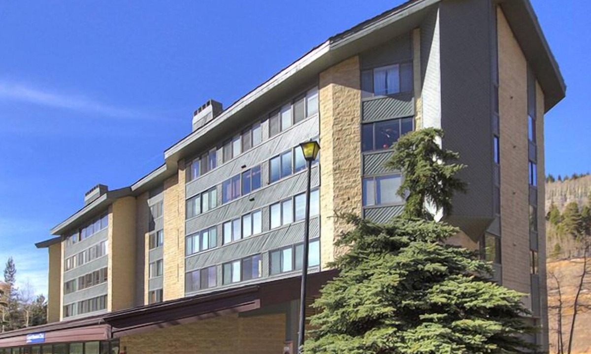 Copper Mountain Village Hotel | Bridge End Hotel Style Room with 2 Beds #206A by RedAwning