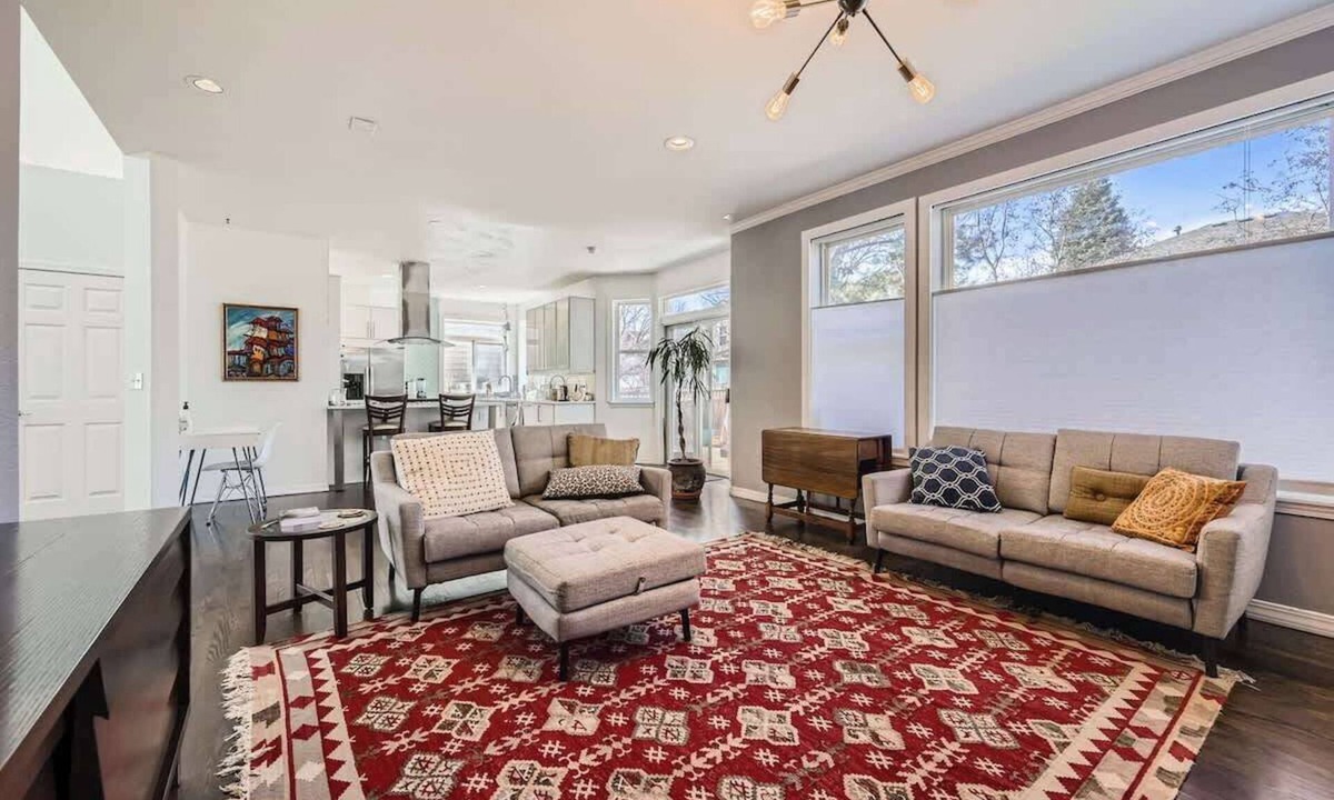 Longmont House | Bright & Cozy 3BDR Retreat in Longmont