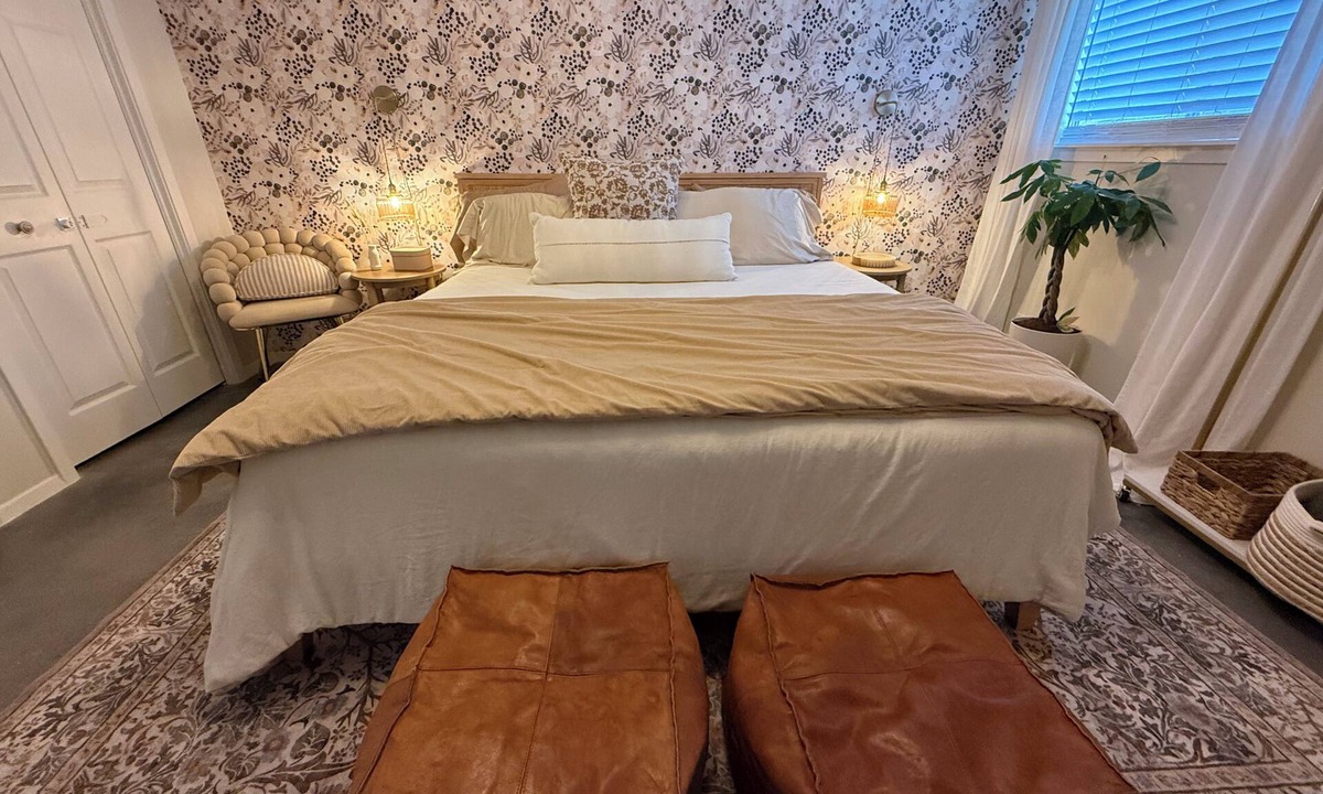 St. Edwards Condo | Bungalow Retreat off South Congress