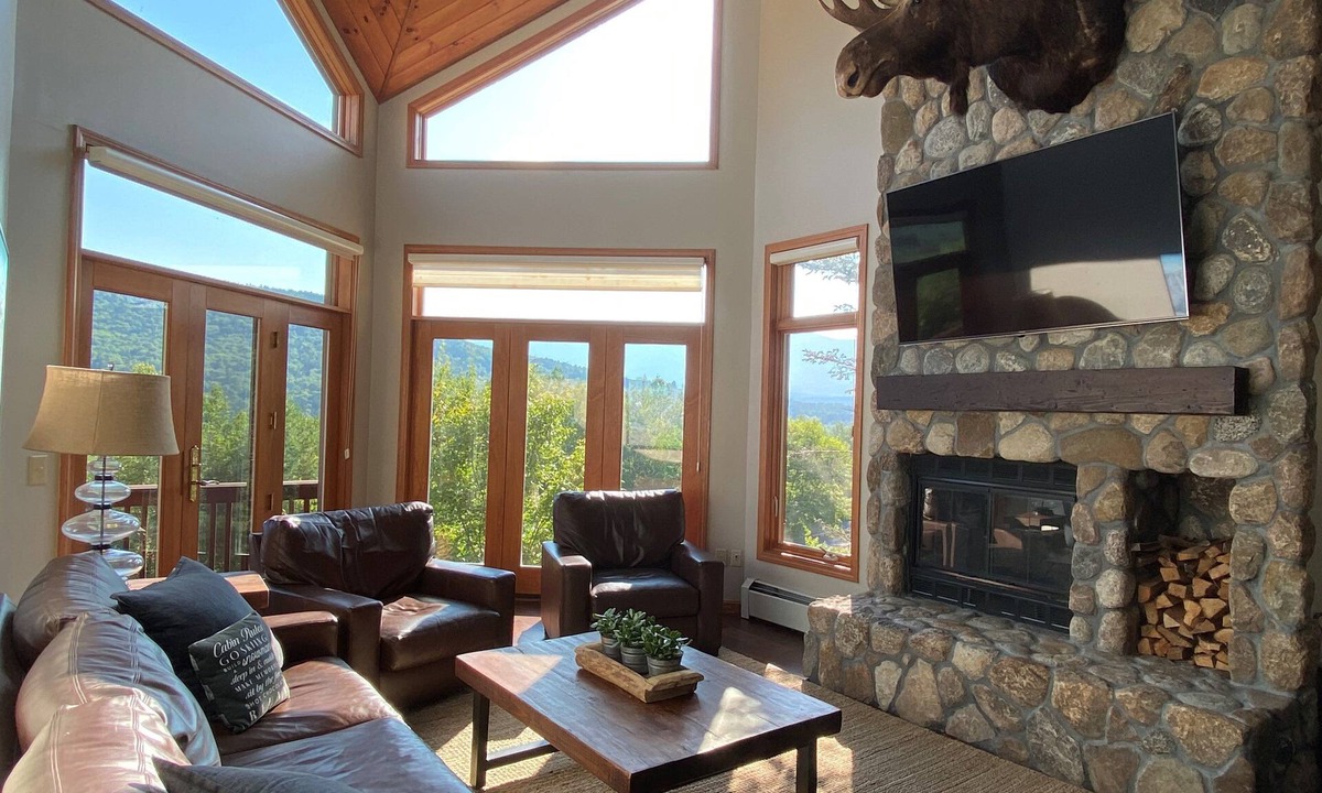 Carroll House | C12 Homey Bretton Woods slopeside townhome. Pool/gym passes!