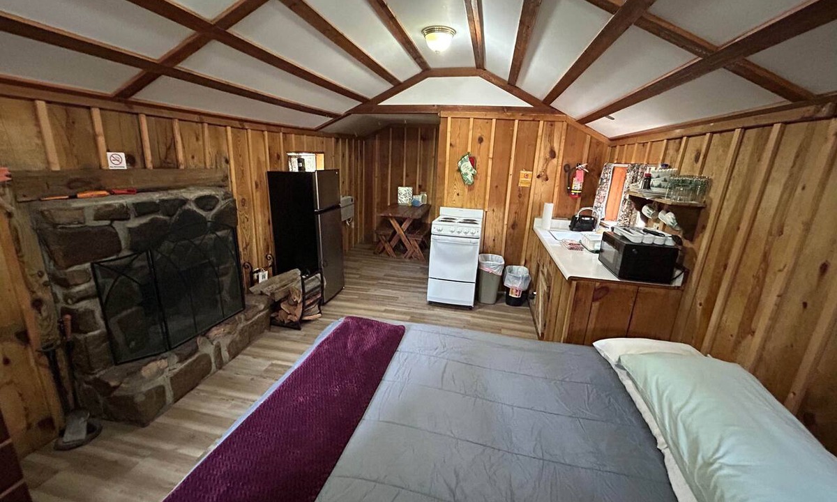 Christopher Creek Cabin | Cabin #7 - Rustic Studio with fireplace