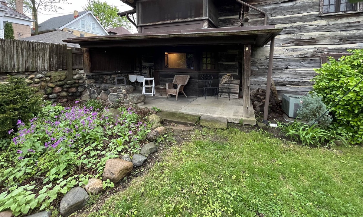 University District Cabin | Cabin in Historic Northwood Park
