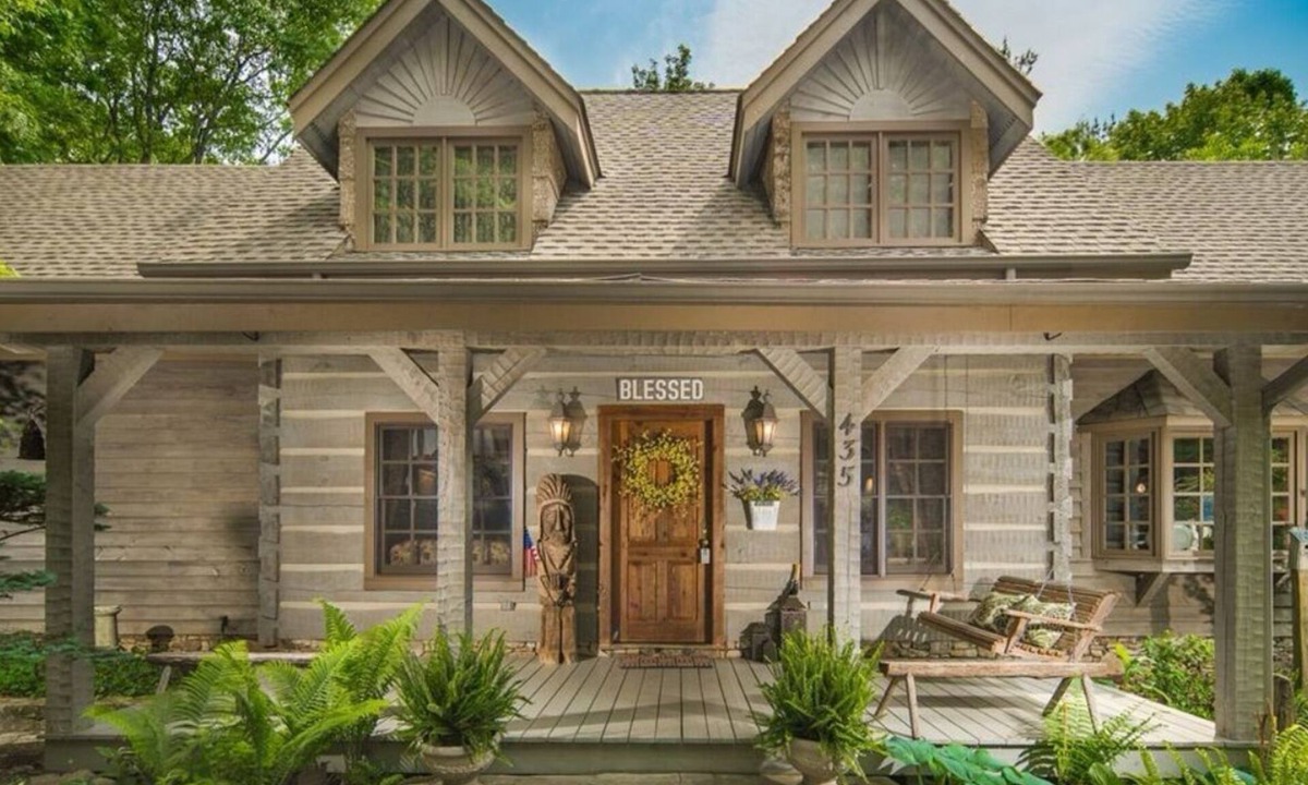 Deep Gap Cabin | Cabin with 4BR/3BA and Queen Sofa where there’s something for all ages to enjoy!