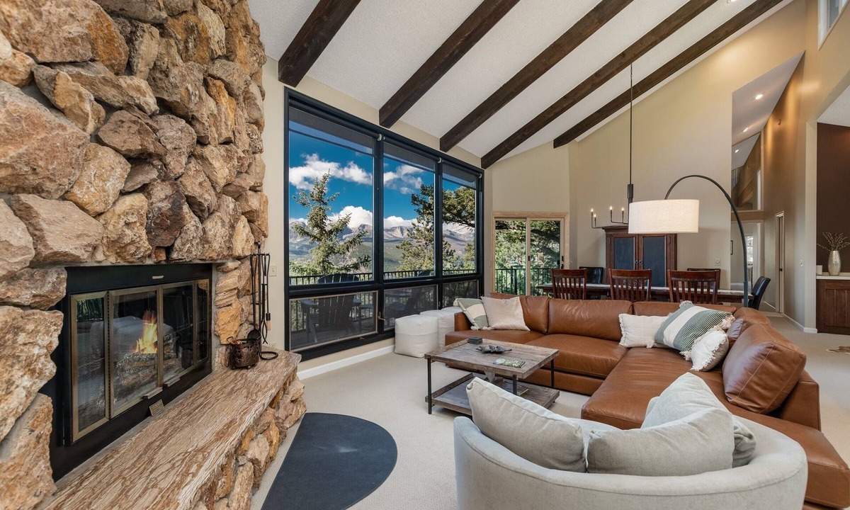 Windcliff Estates House | Cedar Upper Vacation Home at Windcliff