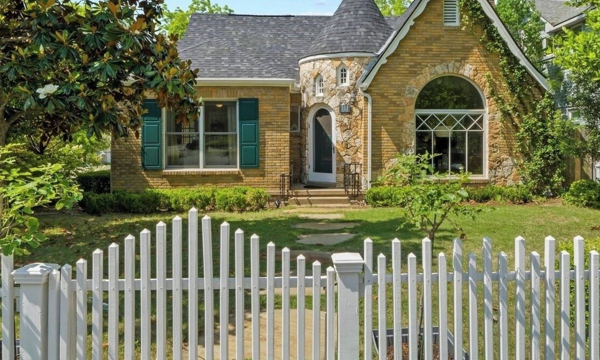 Hancock House | Central Austin home with private pool and hot tub