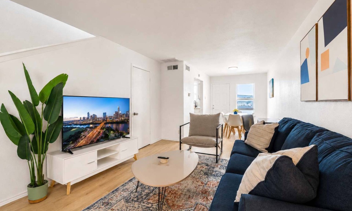 Hancock Apartment | Central Chic 2BR close to UT, Moody Center, & DT
