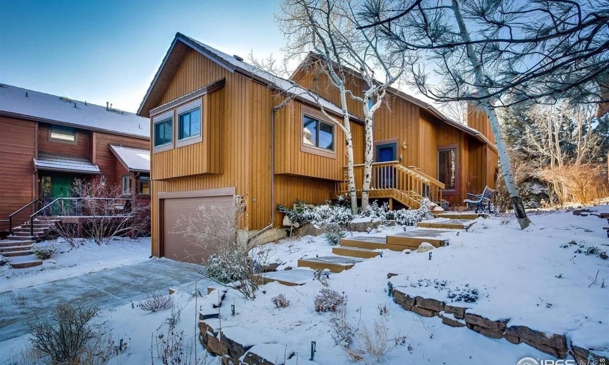 Devil's Thumb - Rolling Hill House | Charming 3-bedroom house in highly attractive south Boulder on open space.