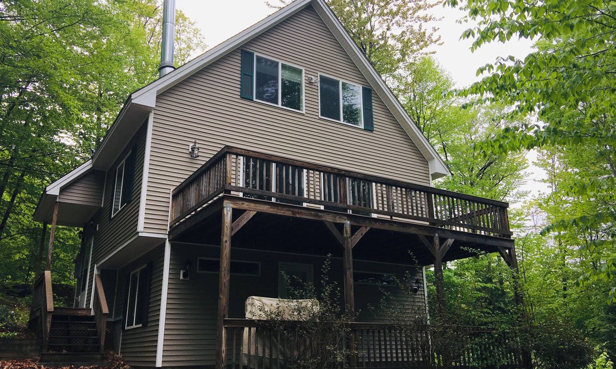 Thornton House | Charming 4-bedroom house surrounded by trees