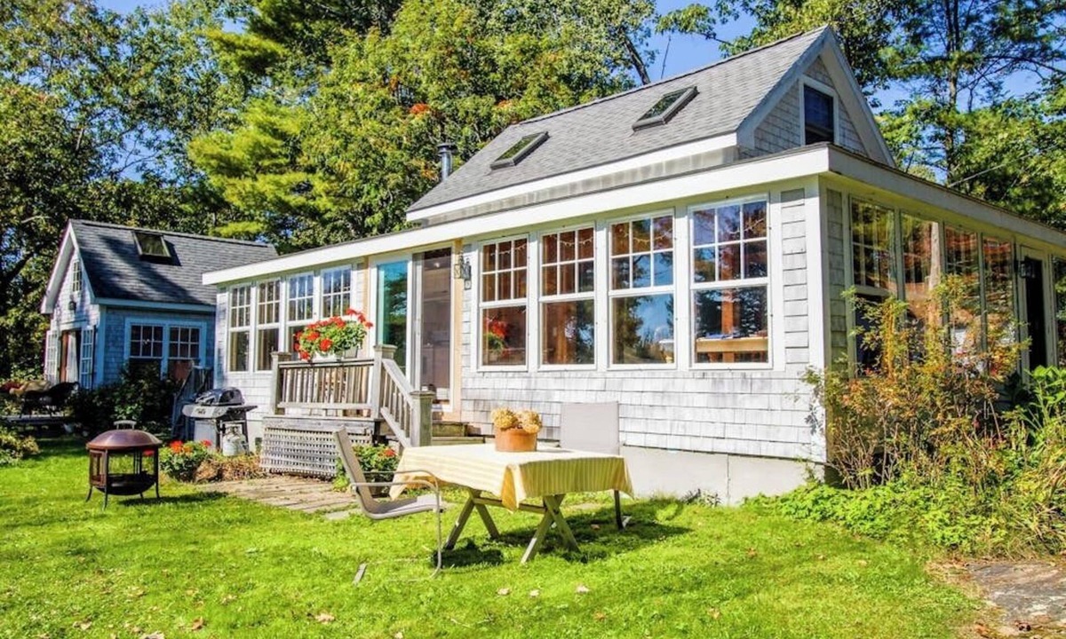 Sebascodegan Island Cabin | Charming Bayview Cottage with Deck, Firepit, Garden - 200
