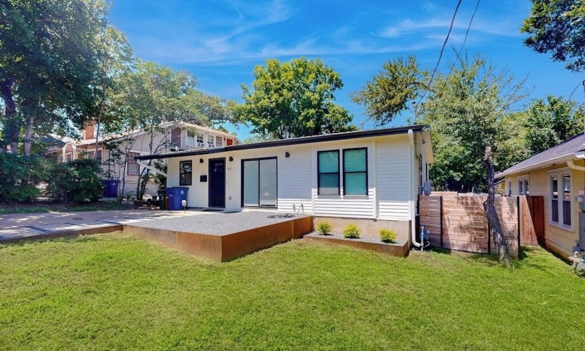 North University House | Charming house with Internet in Central Austin near local attractions