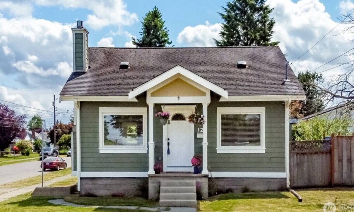 Eastside House | Charming quiet Tacoma Bungalow near Dome/Downtown