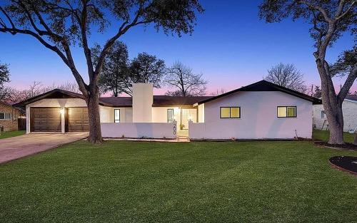 Round Rock House | Charming Ranch Home Near Dell with Cocktail Pool