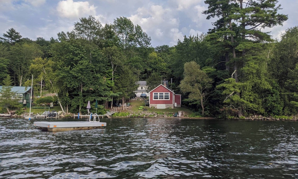Winthrop Cottage | Charming waterfront 1-bedroom cottage in peaceful Winthrop perfect for getaway