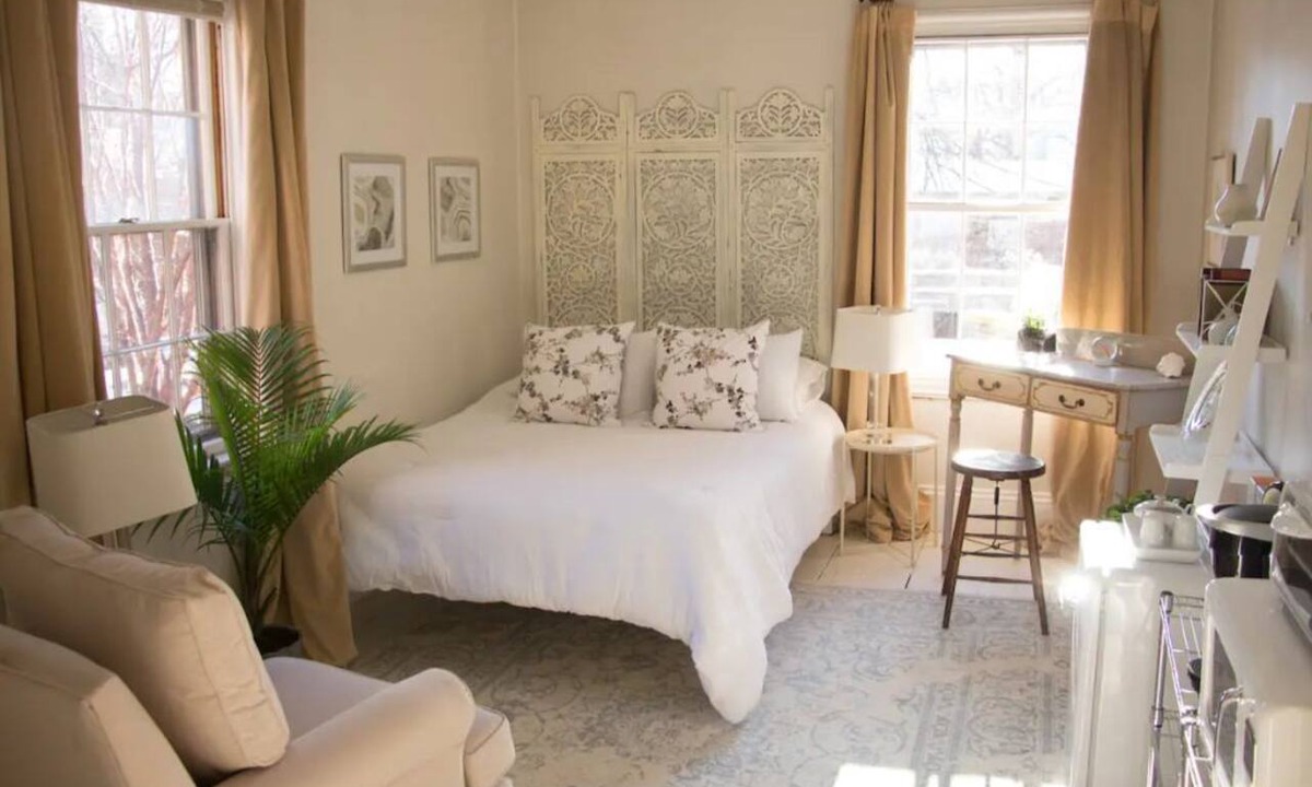 West End Apartment | Charming West End Hideaway. Private Parking