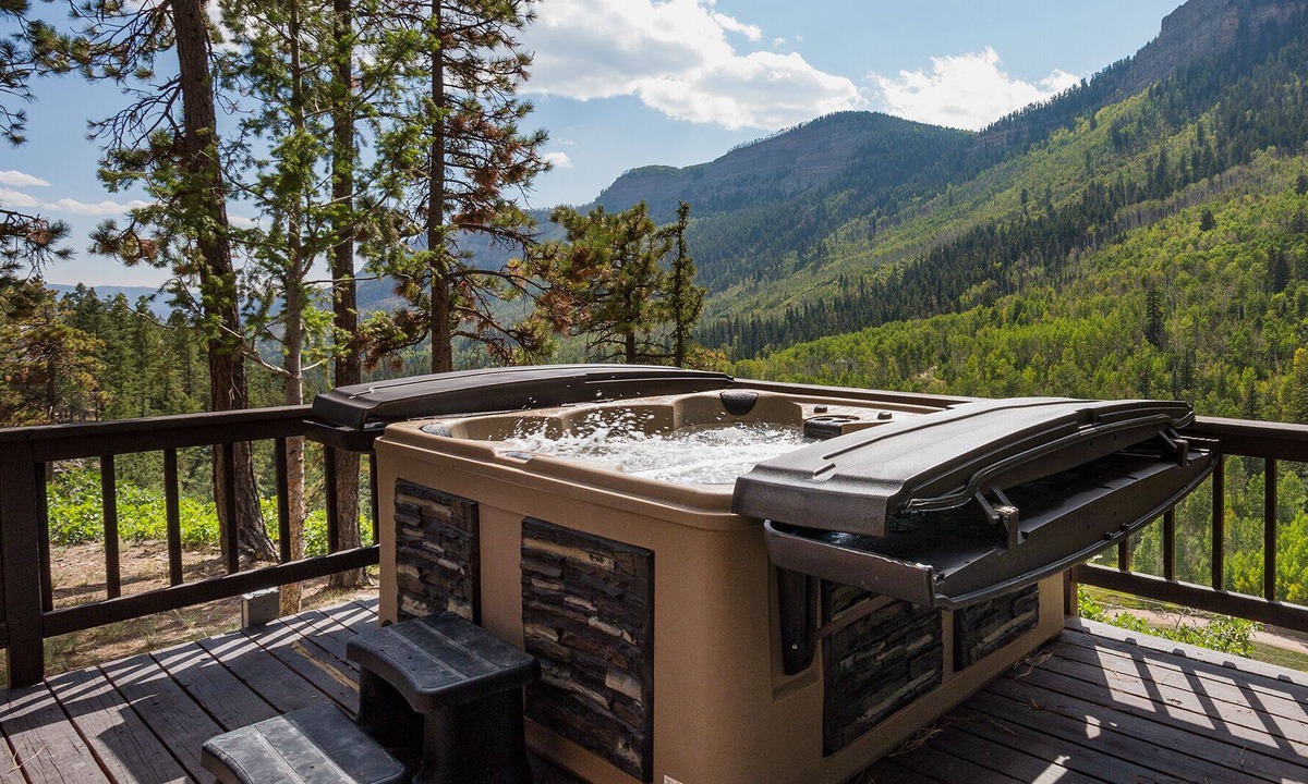 Purgatory House | Cliff Side House - Amazing Views - Hot Tub -