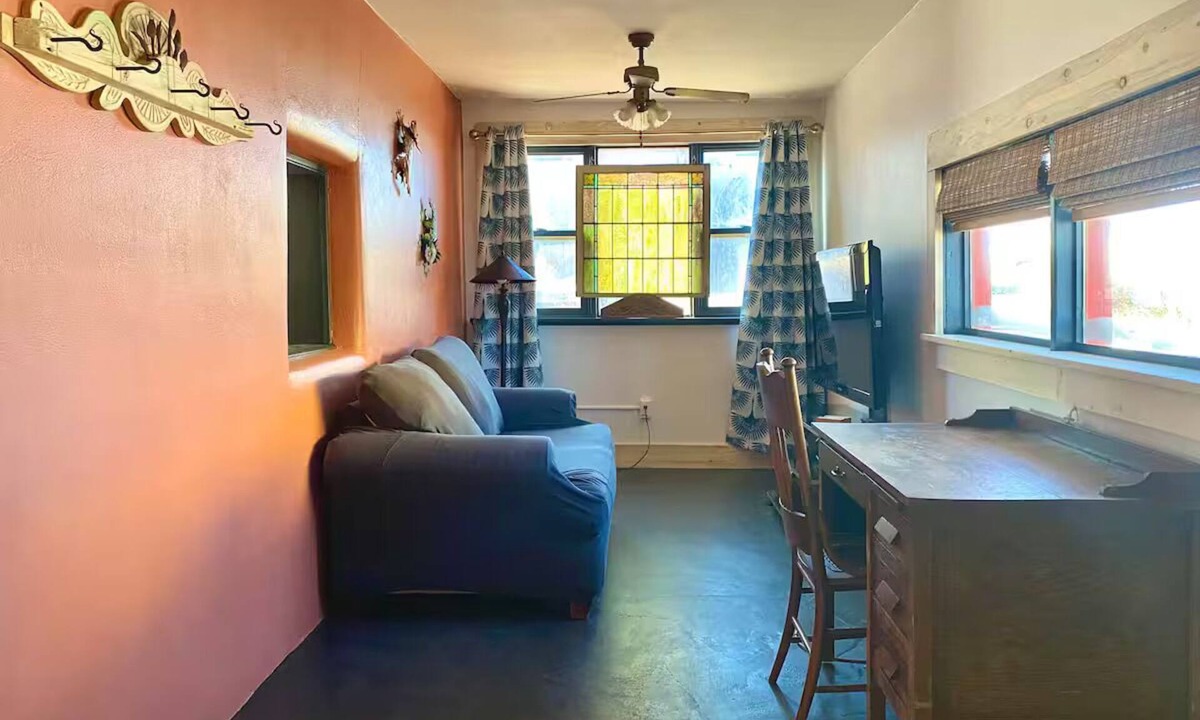 Del Norte House | Close proximity to open space trails, skiing, gravel biking, fishing and more