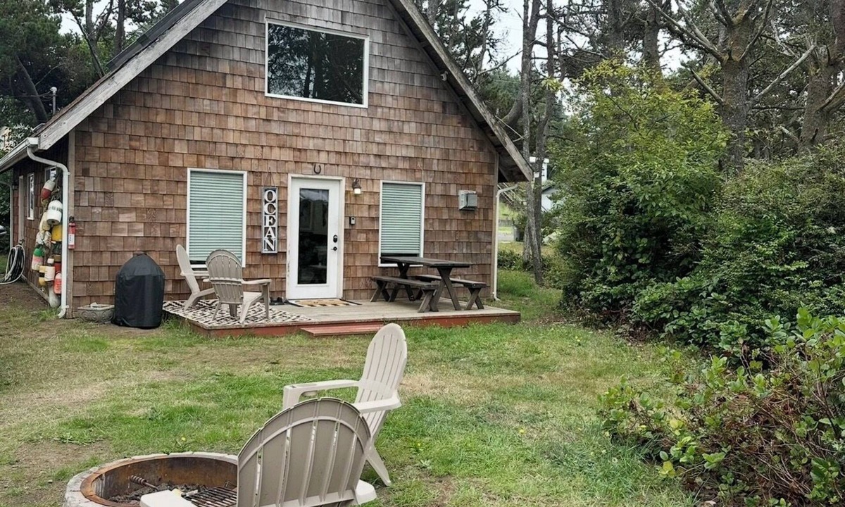 Westport Cabin | Coastal Cottage Retreat ~ Walk to the Beach