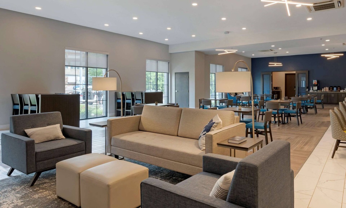 Mount Auburn Hotel | Comfort Suites Cincinnati University - Downtown
