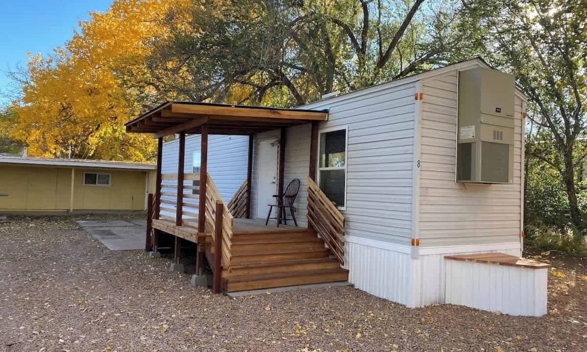 St. Johns House | Comfortable one bed one bath home with starlink.