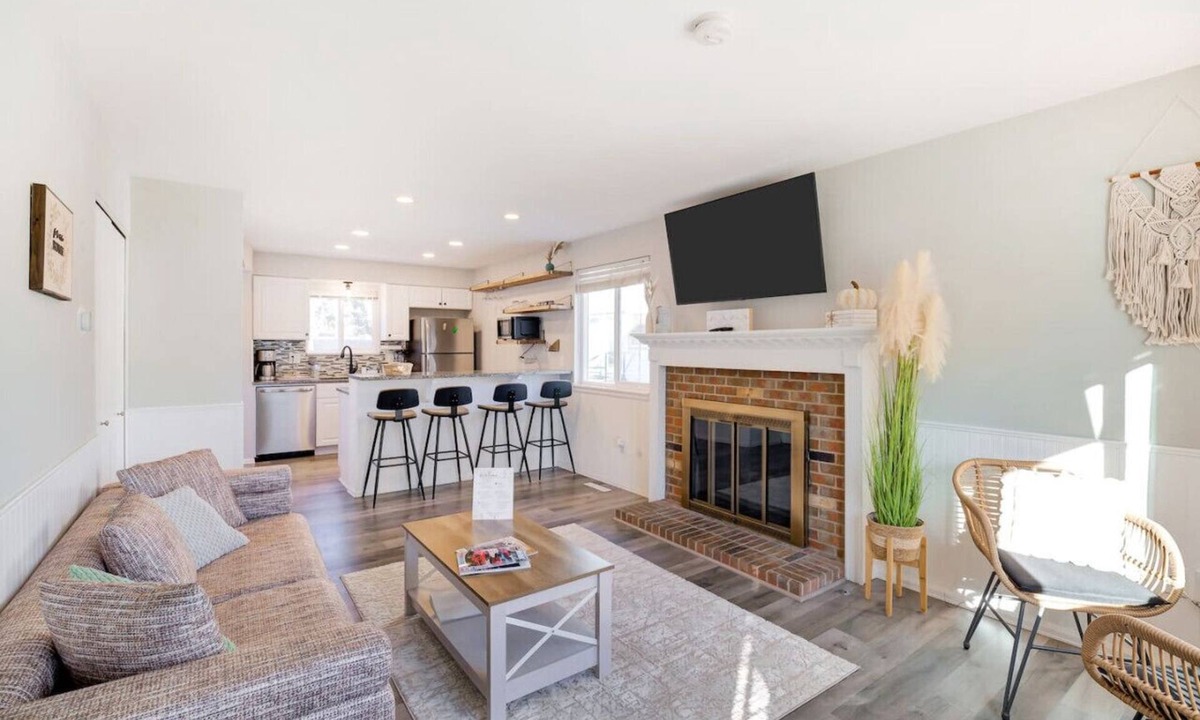 Arvada Villa | Comfy-Family size Townhouse in Arvada 3Bed-1.5Bath-5P