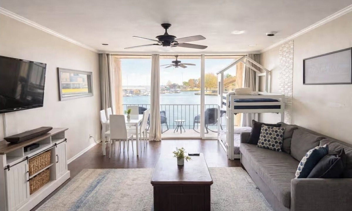 Walden on Lake Conroe Condo | Conroe Waterfront Retreat & Luxury Resort Setting