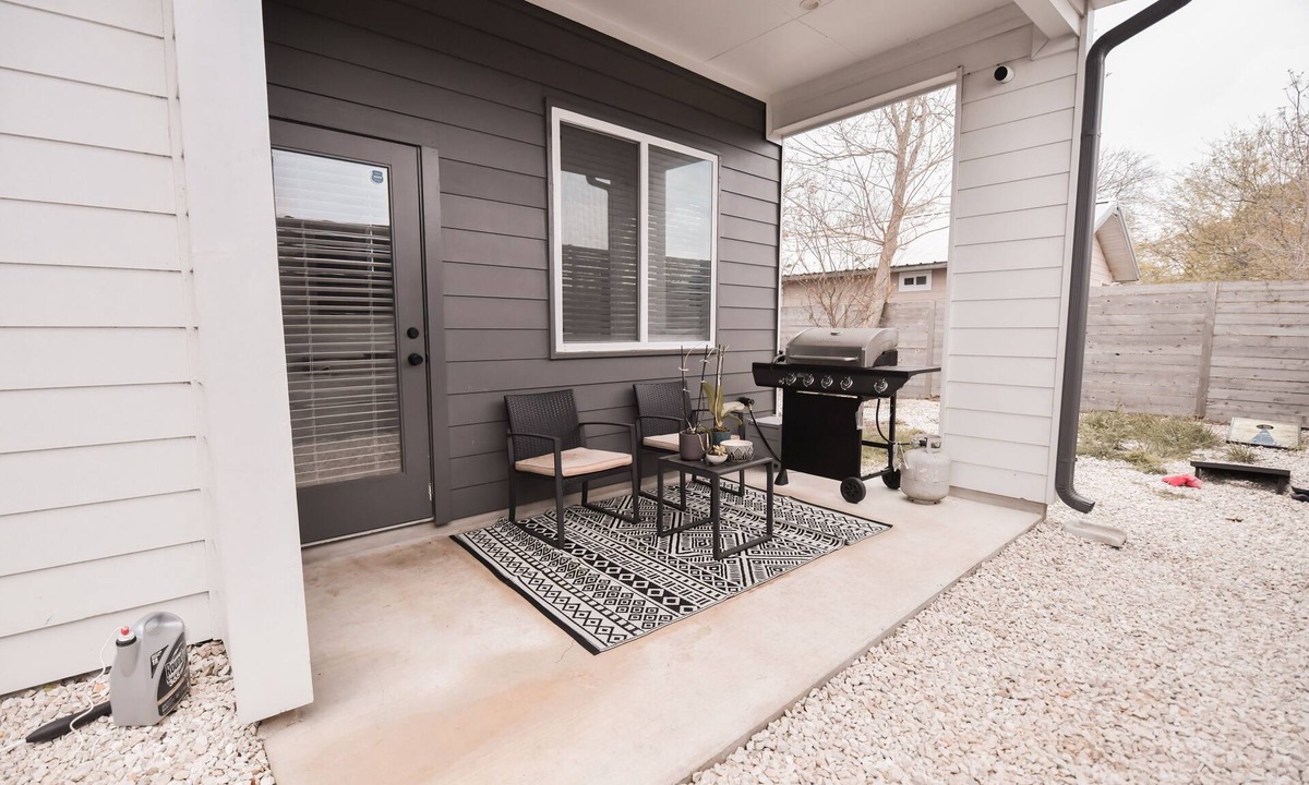 South Manchaca Condo | Contemporary Casa Casey ATX