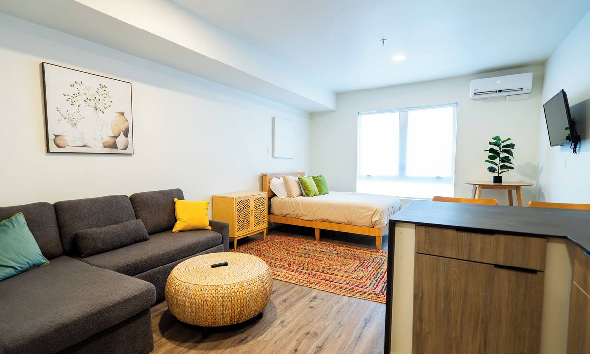 Franklin Park Apartment | Contemporary Comfort with with Rooftop Access