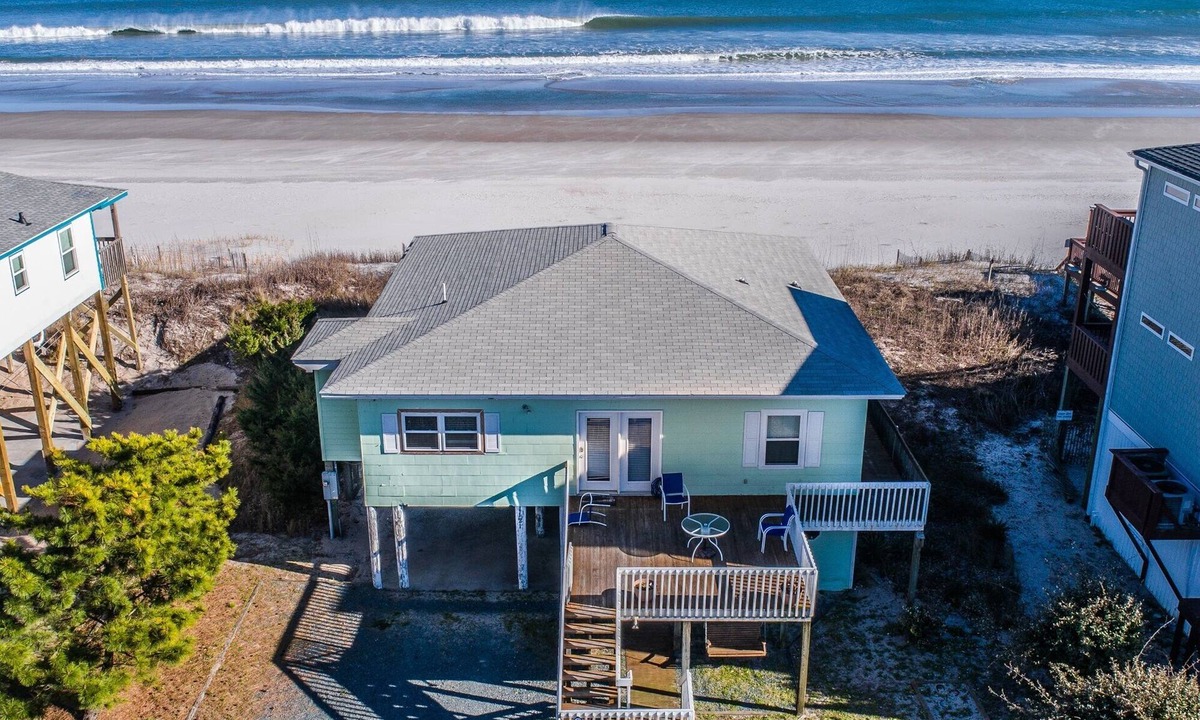 Topsail Beach House | Costic | Oceanfront in Topsail Beach!