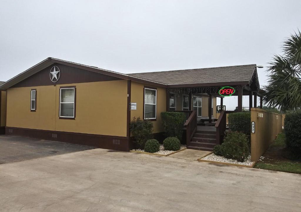 Cotulla Hotel | Cotulla Homes