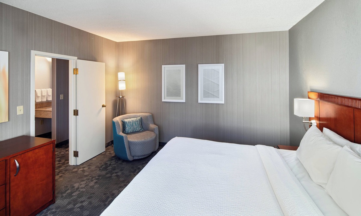 Blue Ash Hotel | Courtyard by Marriott Cincinnati Blue Ash