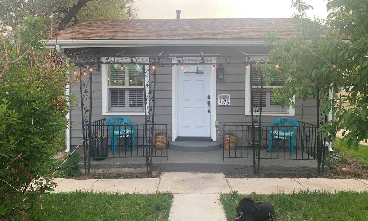 East Colfax House | Cozy 1-bedroom house in pleasant Denver with AC for relaxing stays