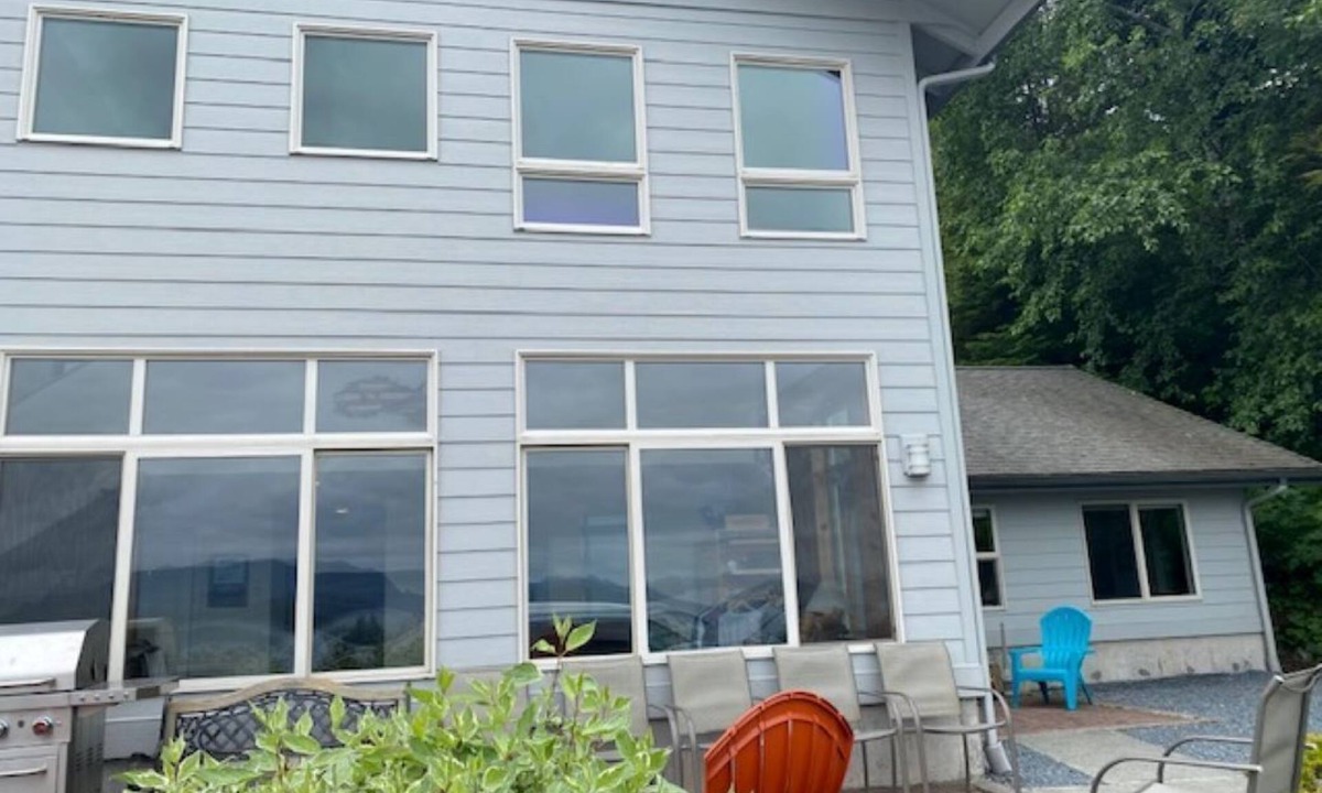 Sitka Condo | Cozy 2-bedroom condo in gorgeous Sitka with ocean view and WiFi