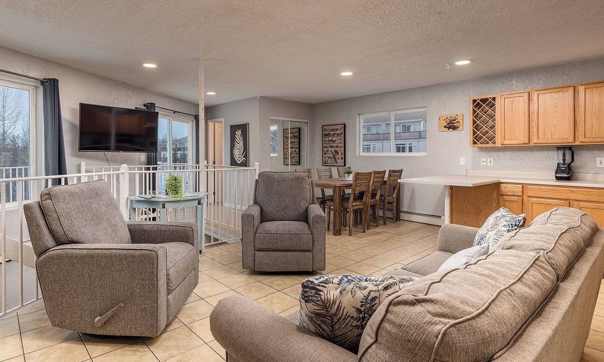 Wasilla Condo | Cozy 2-bedroom condo in charming Wasilla with WiFi