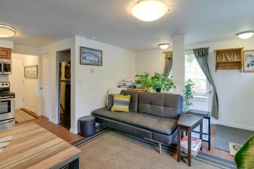 Spenard House | Cozy Anchorage Retreat < 4 Mi to Downtown!