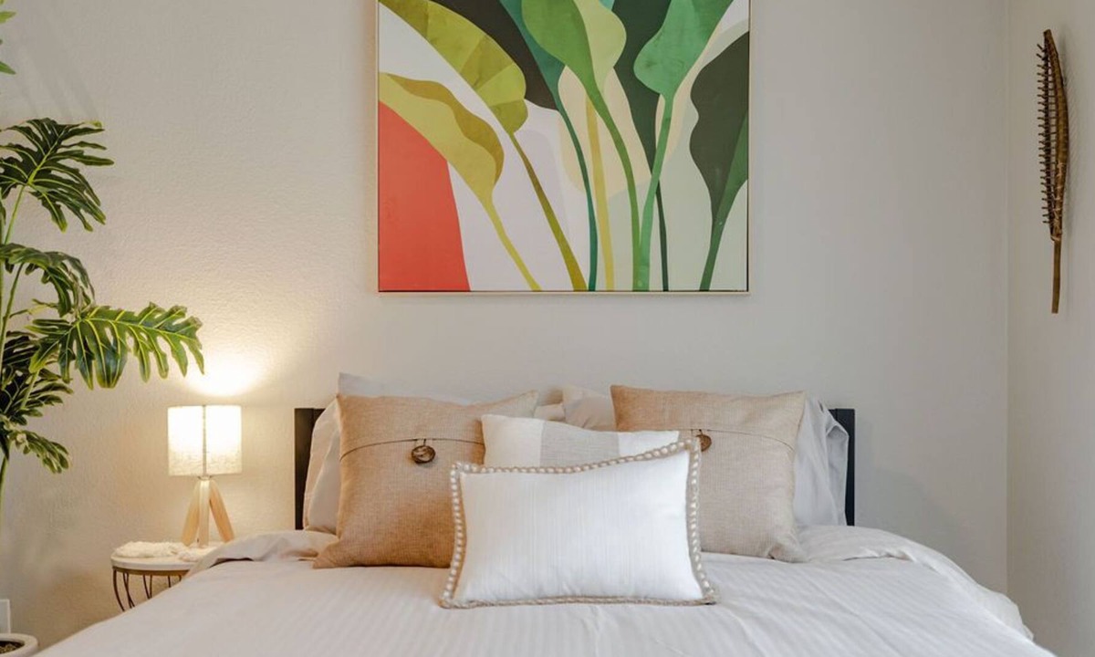 South Lamar Apartment | ☼Cozy Boho Studio☼Heart of ATX☼Pool,Gym☼Long Term☼
